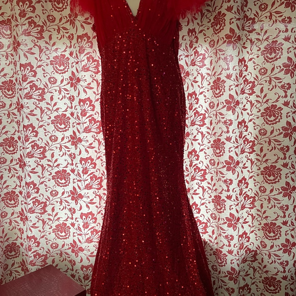 Chic Red Sequin / Organza Gown XXL. Necklace not included